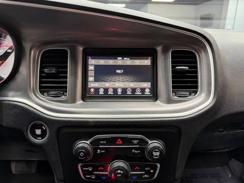 Used 2022 Dodge Charger SXT RWD image 24