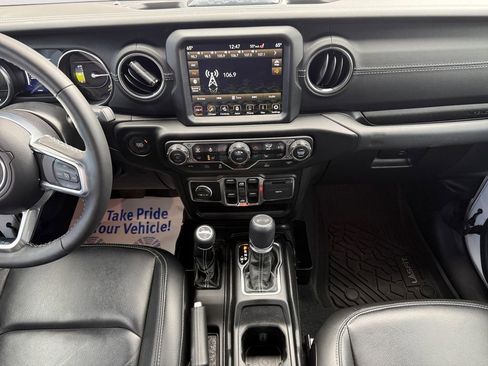 Used 2022 Jeep Wrangler Unlimited Sahara w/ Cold Weather Group image 11