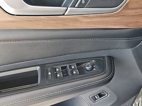 New 2026 Volkswagen Atlas SE FWD image 30