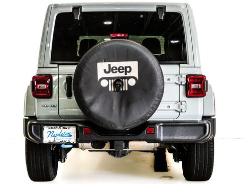 Used 2024 Jeep Wrangler Unlimited Sahara AWD/4WD image 8