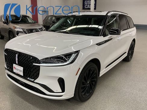 Used 2025 Lincoln Aviator Reserve w/ Jet Appearance Package image 1