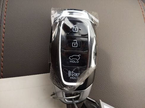 Used 2020 Hyundai Santa Fe Limited AWD/4WD image 28