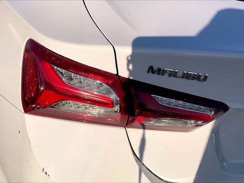 Used 2022 Chevrolet Malibu LT image 30