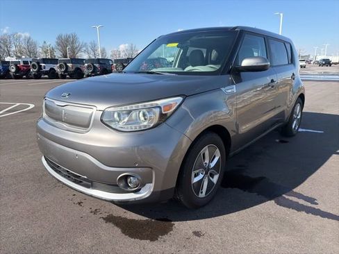 Used 2018 Kia Soul EV + w/ Sun & Fun Package image 2
