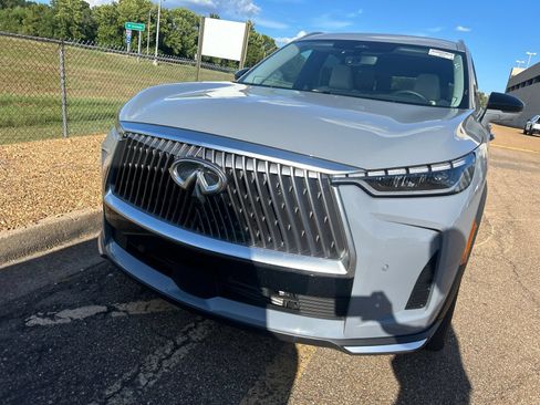 Certified 2026 INFINITI QX60 Luxe w/ Cargo Package AWD/4WD image 4