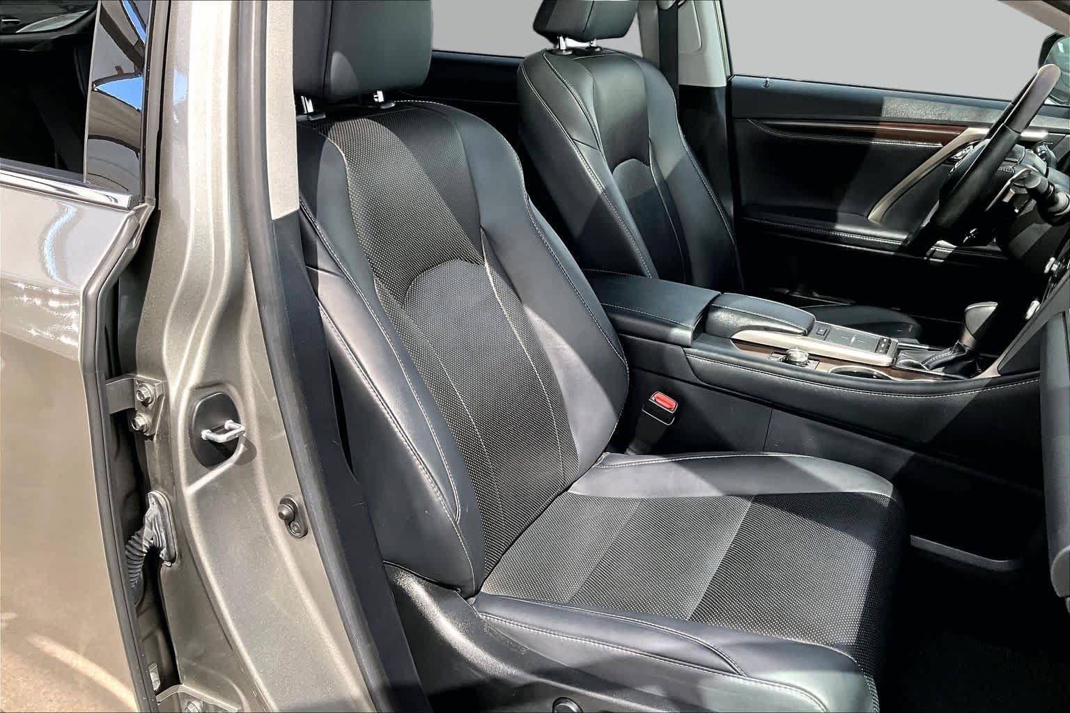 Used 2022 Lexus RX 350 FWD w/ Premium Package image 9