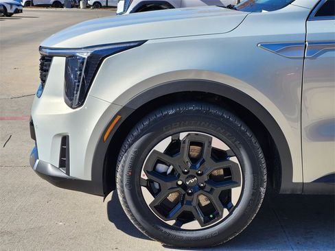 New 2026 Kia Sorento S image 5
