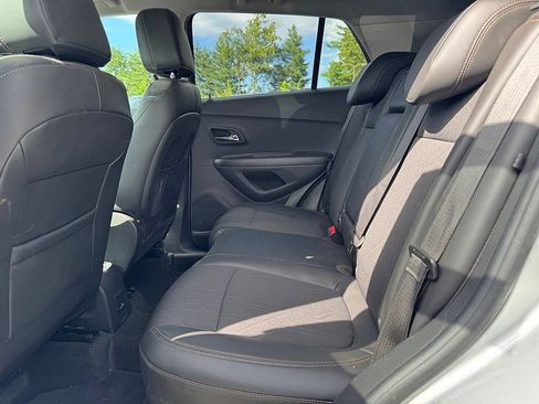 Used 2019 Chevrolet Trax LT w/ LT Convenience Package AWD/4WD image 13
