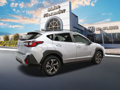 Used 2024 Subaru Crosstrek 2.0i Premium image 3