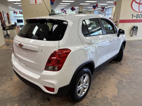 Used 2018 Chevrolet Trax LS image 11