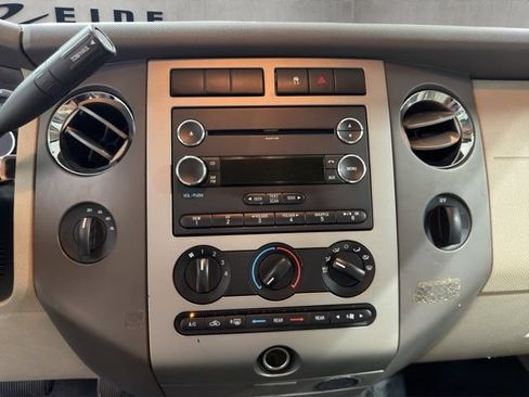 Used 2010 Ford Expedition XLT AWD/4WD image 3