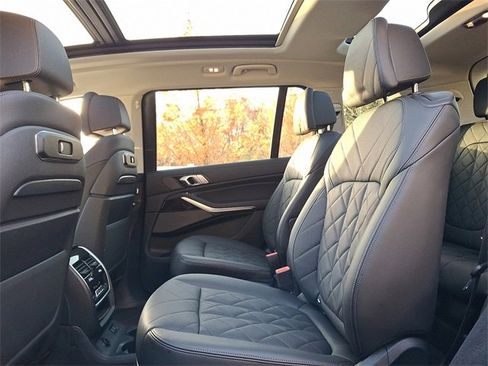 Used 2023 BMW X7 xDrive40i w/ Executive Package image 10