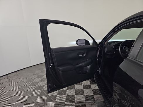 Certified 2024 Honda HR-V LX image 17