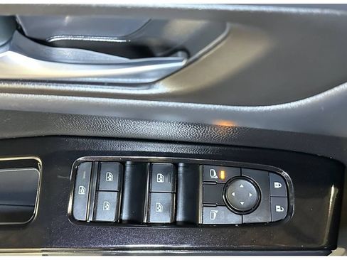 Used 2022 Nissan Pathfinder SV w/ SV Black Package FWD image 34