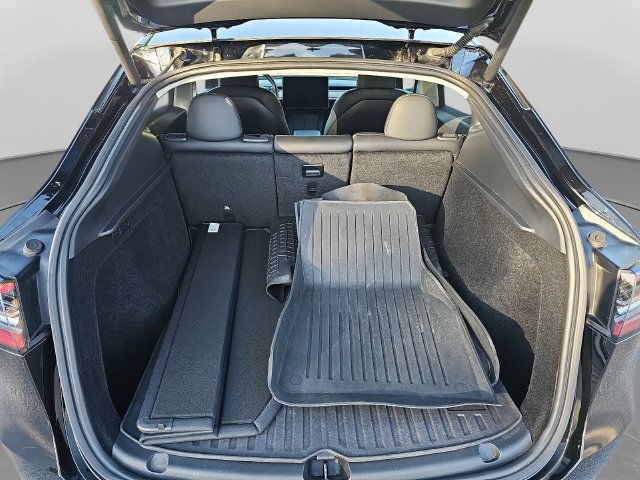 Used 2025 Tesla Model Y Long Range AWD/4WD image 14