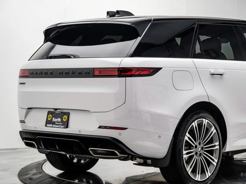 Used 2025 Land Rover Range Rover Sport Dynamic SE AWD/4WD image 17