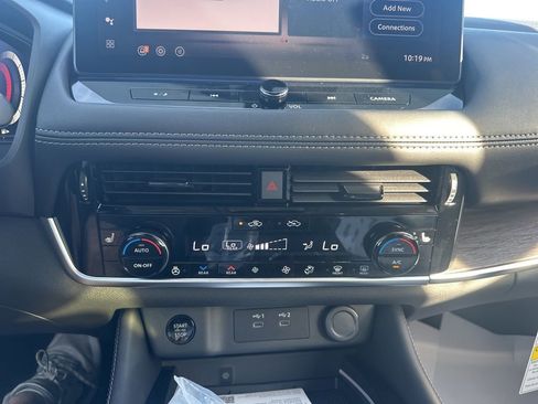 New 2026 Nissan Rogue Platinum AWD/4WD image 19