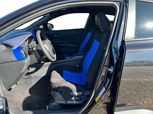 Used 2021 Toyota C-HR XLE image 8