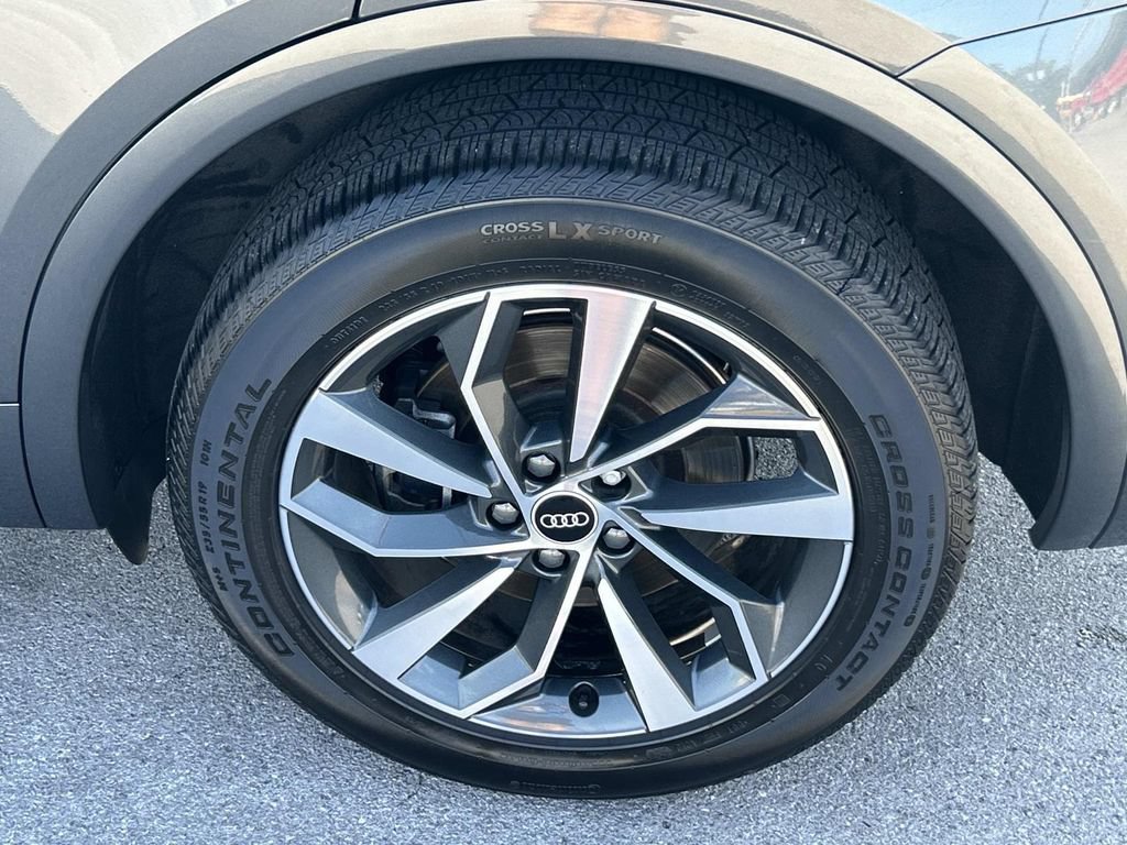 Used 2022 Audi Q5 2.0T Premium Plus w/ Premium Plus Package AWD/4WD image 17