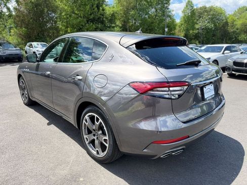 Used 2022 Maserati Levante GT AWD/4WD image 6