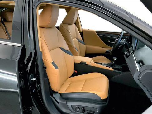 Used 2025 Lexus ES 350 Ultra Luxury w/ Accessory Package (Z2) FWD image 6