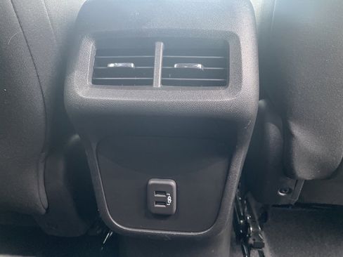 Used 2023 Chevrolet Equinox LT w/ Driver Convenience Package image 15