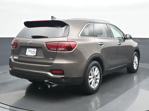Used 2019 Kia Sorento LX w/ LX Convenience Package image 6