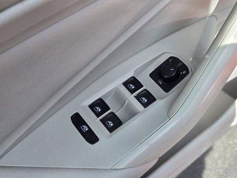 Used 2019 Volkswagen Jetta S FWD image 20