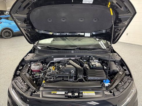 Used 2025 Volkswagen Jetta SE FWD image 47