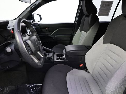 Used 2025 Toyota 4Runner TRD Off-Road image 13