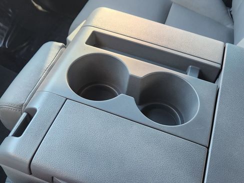 Used 2013 Toyota Tundra 4x4 CrewMax image 10