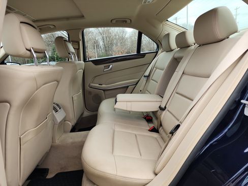 Used 2016 Mercedes-Benz E 350 4MATIC Sedan image 11