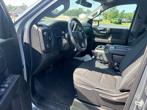 Used 2019 Chevrolet Silverado 1500 Custom Trail Boss w/ Custom Convenience Package AWD/4WD image 9