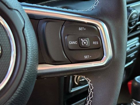 Used 2023 Jeep Wrangler Unlimited Sahara w/ Cold Weather Group AWD/4WD image 18