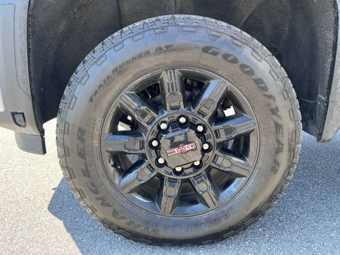 Used 2024 GMC Sierra 2500 AT4 w/ Technology Package AWD/4WD image 24