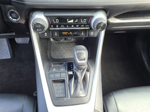 Certified 2020 Toyota RAV4 XLE Premium image 28