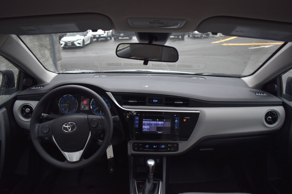 Used 2017 Toyota Corolla LE FWD image 26