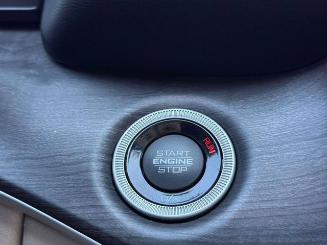 Used 2021 Jeep Grand Cherokee L Limited AWD/4WD image 28