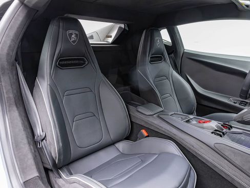 Used 2026 Lamborghini Temerario AWD/4WD image 13