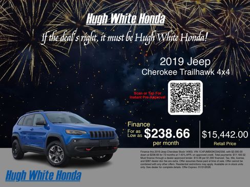 Used 2019 Jeep Cherokee Trailhawk w/ Cold Weather Group image 3