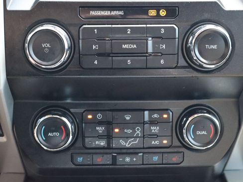 Used 2019 Ford F250 Lariat w/ Lariat Value Package AWD/4WD image 49