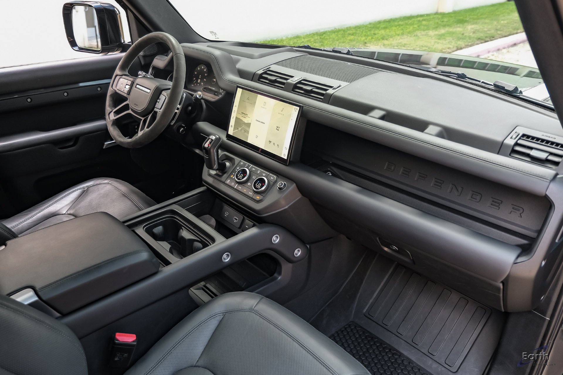 Used 2023 Land Rover Defender 90 V8 AWD/4WD image 45