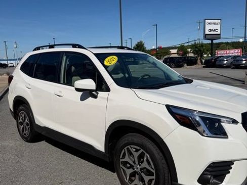 Used 2024 Subaru Forester Premium AWD/4WD image 4