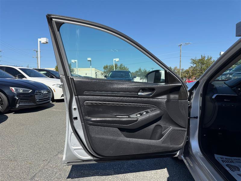 Used 2020 Nissan Altima 2.5 S FWD image 16
