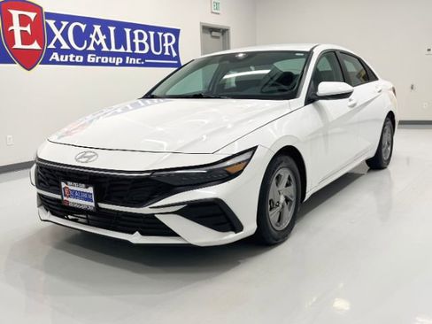 Used 2024 Hyundai Elantra SE FWD image 9