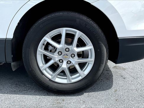 Certified 2024 Chevrolet Equinox LT image 9