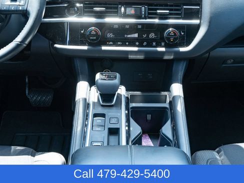 Used 2025 Nissan Pathfinder SV FWD image 34