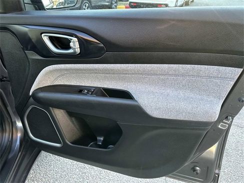 Used 2022 Jeep Compass Latitude w/ Convenience Group image 8