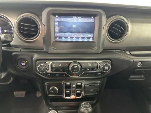 Used 2023 Jeep Wrangler Unlimited w/ Cold Weather Group image 21