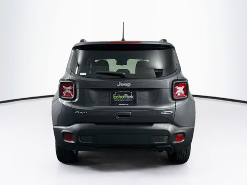 Used 2022 Jeep Renegade Latitude w/ Convenience Group AWD/4WD image 7